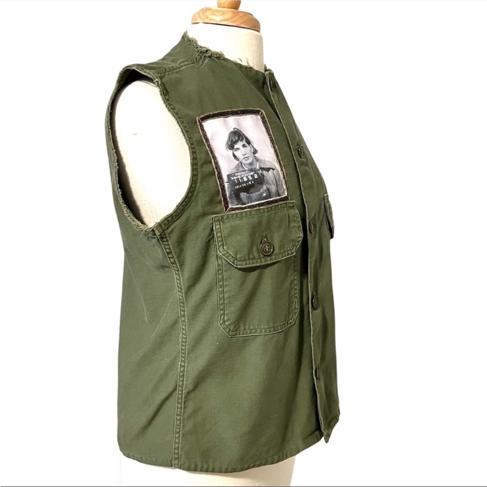 Upcycled Reworked Vintage Army Shirt with hand embroidery and vintage mug shot - Picture 5 of 12